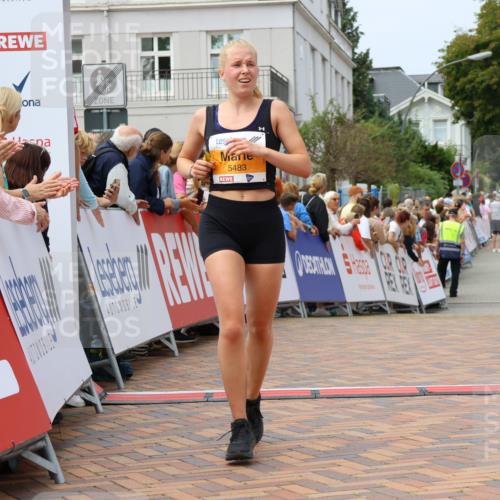 31.08.2025 - 21. Blankeneser Heldenlauf Strokosch-Dieckow http://msf.ph/oto/8696840 31.08.2025 12:20:02 Ziel 5368, 5688, 5483, 4210 meine-sportfotos.de