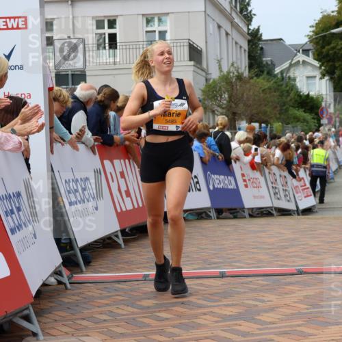 31.08.2025 - 21. Blankeneser Heldenlauf Strokosch-Dieckow http://msf.ph/oto/8696853 31.08.2025 12:20:02 Ziel 5368, 5688, 5483, 4210 meine-sportfotos.de