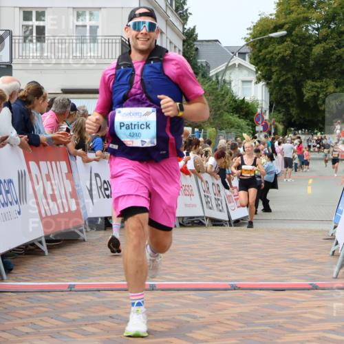 31.08.2025 - 21. Blankeneser Heldenlauf Strokosch-Dieckow http://msf.ph/oto/8696869 31.08.2025 12:19:58 Ziel 5368, 5688, 5483, 4210, 4160 meine-sportfotos.de