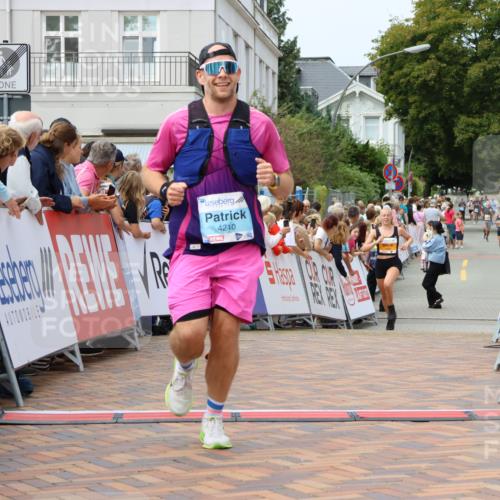 31.08.2025 - 21. Blankeneser Heldenlauf Strokosch-Dieckow http://msf.ph/oto/8696878 31.08.2025 12:19:57 Ziel 5368, 5688, 5483, 4210, 4160 meine-sportfotos.de
