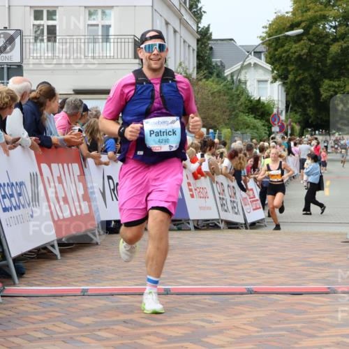 31.08.2025 - 21. Blankeneser Heldenlauf Strokosch-Dieckow http://msf.ph/oto/8696880 31.08.2025 12:19:57 Ziel 5368, 5688, 5483, 4210, 4160 meine-sportfotos.de