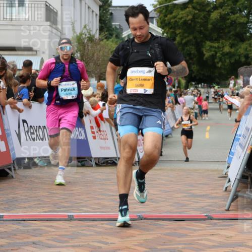 31.08.2025 - 21. Blankeneser Heldenlauf Strokosch-Dieckow http://msf.ph/oto/8696893 31.08.2025 12:19:56 Ziel 5368, 5688, 4210, 4160 meine-sportfotos.de