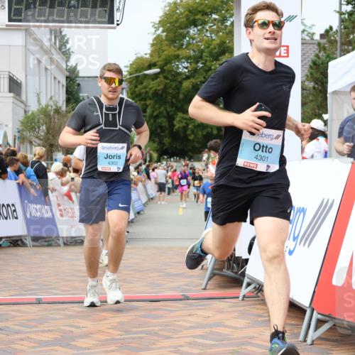31.08.2025 - 21. Blankeneser Heldenlauf Strokosch-Dieckow http://msf.ph/oto/8696932 31.08.2025 12:19:47 Ziel 5334, 4258, 4301, 4302, 4160 meine-sportfotos.de