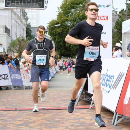 31.08.2025 - 21. Blankeneser Heldenlauf Strokosch-Dieckow http://msf.ph/oto/8696934 31.08.2025 12:19:47 Ziel 5334, 4258, 4301, 4302, 4160 meine-sportfotos.de