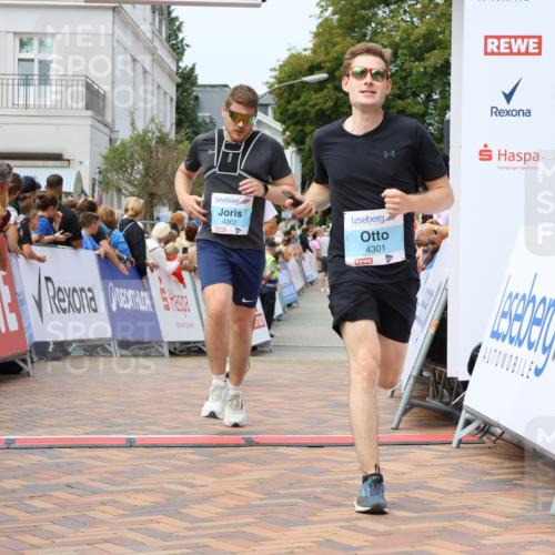31.08.2025 - 21. Blankeneser Heldenlauf Strokosch-Dieckow http://msf.ph/oto/8696942 31.08.2025 12:19:46 Ziel 5334, 4258, 4301, 4302 meine-sportfotos.de
