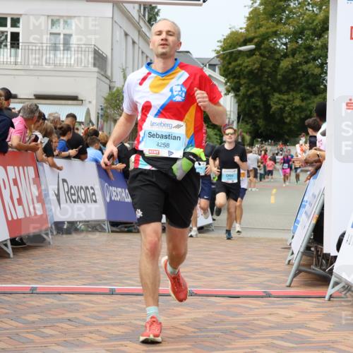 31.08.2025 - 21. Blankeneser Heldenlauf Strokosch-Dieckow http://msf.ph/oto/8696945 31.08.2025 12:19:44 Ziel 5334, 4258, 4301, 4302 meine-sportfotos.de
