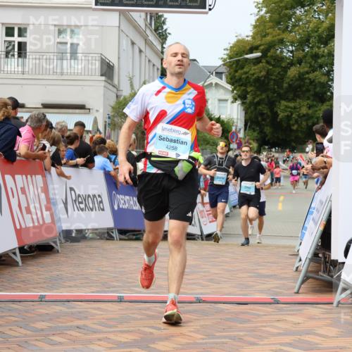 31.08.2025 - 21. Blankeneser Heldenlauf Strokosch-Dieckow http://msf.ph/oto/8696959 31.08.2025 12:19:44 Ziel 5334, 4258, 4301, 4302 meine-sportfotos.de
