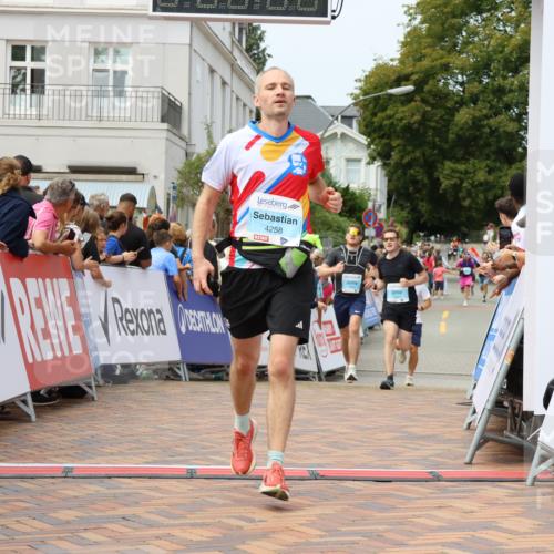 31.08.2025 - 21. Blankeneser Heldenlauf Strokosch-Dieckow http://msf.ph/oto/8696961 31.08.2025 12:19:44 Ziel 5334, 4258, 4301, 4302 meine-sportfotos.de