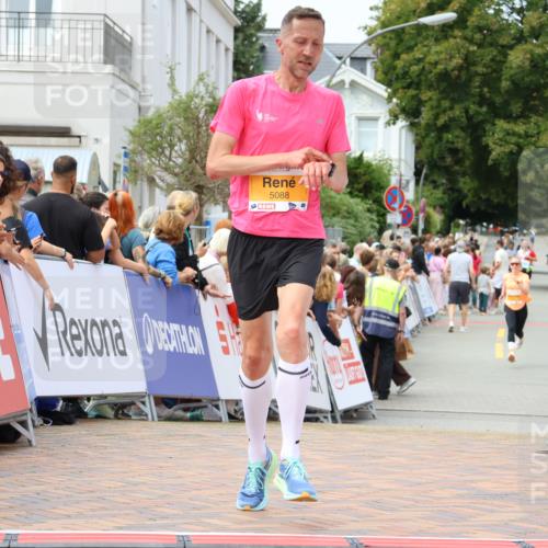 31.08.2025 - 21. Blankeneser Heldenlauf Strokosch-Dieckow http://msf.ph/oto/8697020 31.08.2025 12:19:24 Ziel 5088, 4335 meine-sportfotos.de