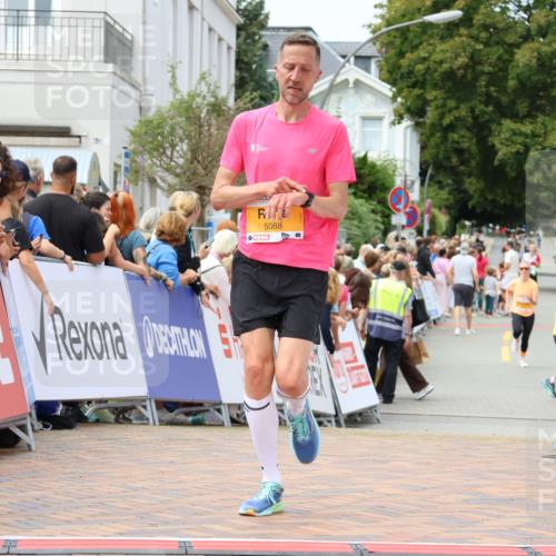 31.08.2025 - 21. Blankeneser Heldenlauf Strokosch-Dieckow http://msf.ph/oto/8697025 31.08.2025 12:19:24 Ziel 5088, 4335 meine-sportfotos.de