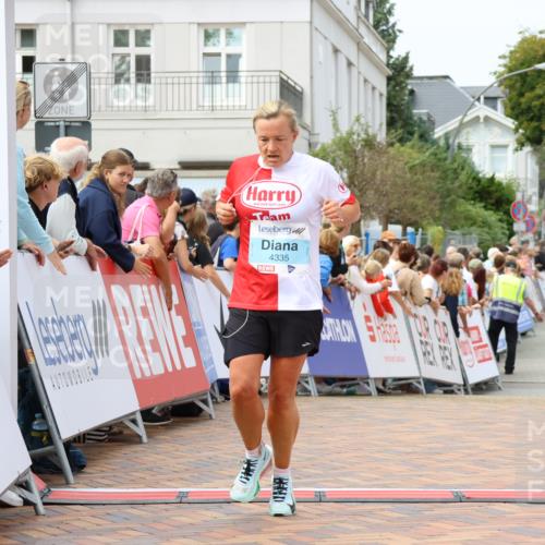 31.08.2025 - 21. Blankeneser Heldenlauf Strokosch-Dieckow http://msf.ph/oto/8697052 31.08.2025 12:19:18 Ziel 4335, 4315, 4277 meine-sportfotos.de