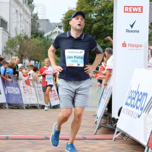 31.08.2025 - 21. Blankeneser Heldenlauf Strokosch-Dieckow http://msf.ph/oto/8697070 31.08.2025 12:19:15 Ziel 4335, 4315, 4277 meine-sportfotos.de