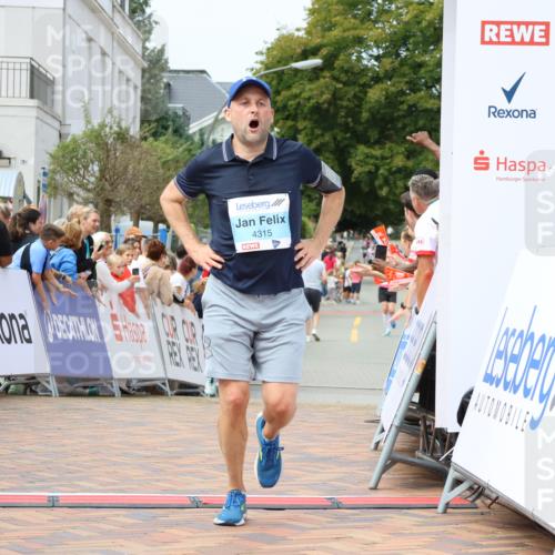 31.08.2025 - 21. Blankeneser Heldenlauf Strokosch-Dieckow http://msf.ph/oto/8697084 31.08.2025 12:19:14 Ziel 4335, 4315, 4277 meine-sportfotos.de