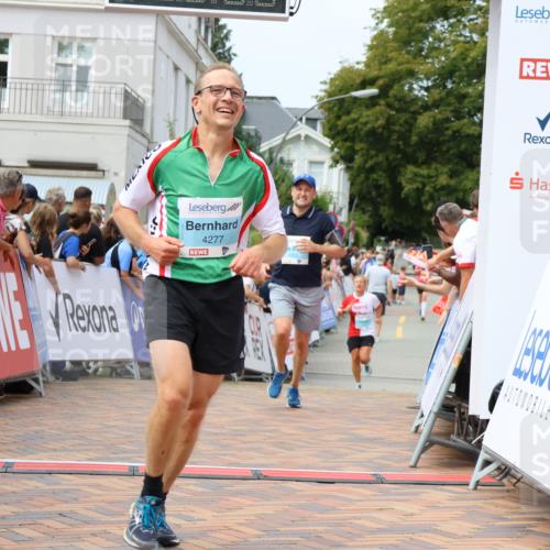 31.08.2025 - 21. Blankeneser Heldenlauf Strokosch-Dieckow http://msf.ph/oto/8697092 31.08.2025 12:19:12 Ziel 4303, 4315, 4277 meine-sportfotos.de