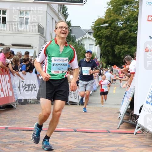 31.08.2025 - 21. Blankeneser Heldenlauf Strokosch-Dieckow http://msf.ph/oto/8697094 31.08.2025 12:19:12 Ziel 4303, 4315, 4277 meine-sportfotos.de