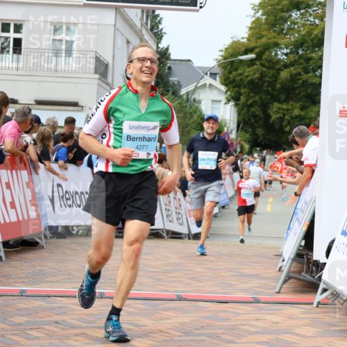 31.08.2025 - 21. Blankeneser Heldenlauf Strokosch-Dieckow http://msf.ph/oto/8697096 31.08.2025 12:19:12 Ziel 4303, 4315, 4277 meine-sportfotos.de