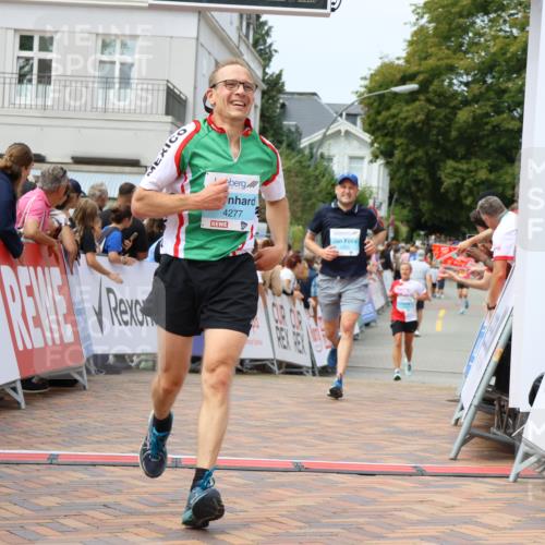 31.08.2025 - 21. Blankeneser Heldenlauf Strokosch-Dieckow http://msf.ph/oto/8697098 31.08.2025 12:19:12 Ziel 4303, 4315, 4277 meine-sportfotos.de