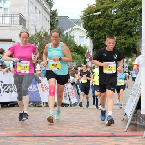 31.08.2025 - 21. Blankeneser Heldenlauf Strokosch-Dieckow http://msf.ph/oto/8697104 31.08.2025 10:30:51 Ziel 2179, 2594, 2376, 2279, 2168, 2600, 2206, 2309, 2310 meine-sportfotos.de