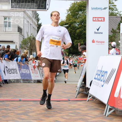 31.08.2025 - 21. Blankeneser Heldenlauf Strokosch-Dieckow http://msf.ph/oto/8697141 31.08.2025 12:19:01 Ziel 5553, 5507, 5506, 4303 meine-sportfotos.de