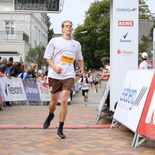 31.08.2025 - 21. Blankeneser Heldenlauf Strokosch-Dieckow http://msf.ph/oto/8697146 31.08.2025 12:19:01 Ziel 5553, 5507, 5506, 4303 meine-sportfotos.de
