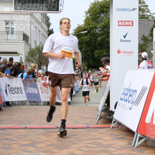 31.08.2025 - 21. Blankeneser Heldenlauf Strokosch-Dieckow http://msf.ph/oto/8697148 31.08.2025 12:19:01 Ziel 5553, 5507, 5506, 4303 meine-sportfotos.de