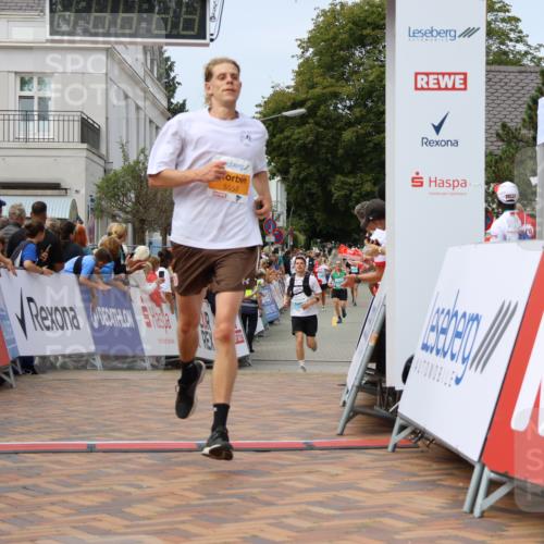 31.08.2025 - 21. Blankeneser Heldenlauf Strokosch-Dieckow http://msf.ph/oto/8697150 31.08.2025 12:19:00 Ziel 5553, 5507, 5506 meine-sportfotos.de