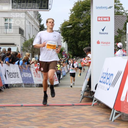 31.08.2025 - 21. Blankeneser Heldenlauf Strokosch-Dieckow http://msf.ph/oto/8697154 31.08.2025 12:19:00 Ziel 5553, 5507, 5506 meine-sportfotos.de