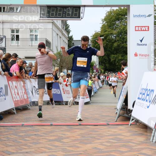 31.08.2025 - 21. Blankeneser Heldenlauf Strokosch-Dieckow http://msf.ph/oto/8697176 31.08.2025 12:18:55 Ziel 5507, 5506 meine-sportfotos.de