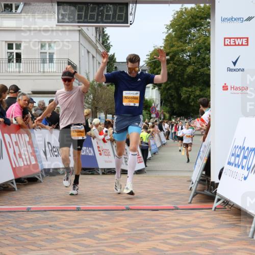 31.08.2025 - 21. Blankeneser Heldenlauf Strokosch-Dieckow http://msf.ph/oto/8697181 31.08.2025 12:18:54 Ziel 5507, 5506 meine-sportfotos.de