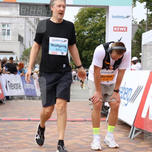 31.08.2025 - 21. Blankeneser Heldenlauf Strokosch-Dieckow http://msf.ph/oto/8697191 31.08.2025 12:18:47 Ziel 5218, 5041, 5195, 5411, 4065, 4221 meine-sportfotos.de