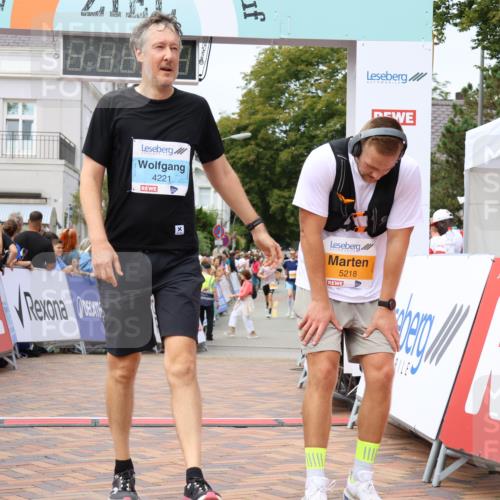 31.08.2025 - 21. Blankeneser Heldenlauf Strokosch-Dieckow http://msf.ph/oto/8697199 31.08.2025 12:18:47 Ziel 5218, 5041, 5195, 5411, 4065, 4221 meine-sportfotos.de