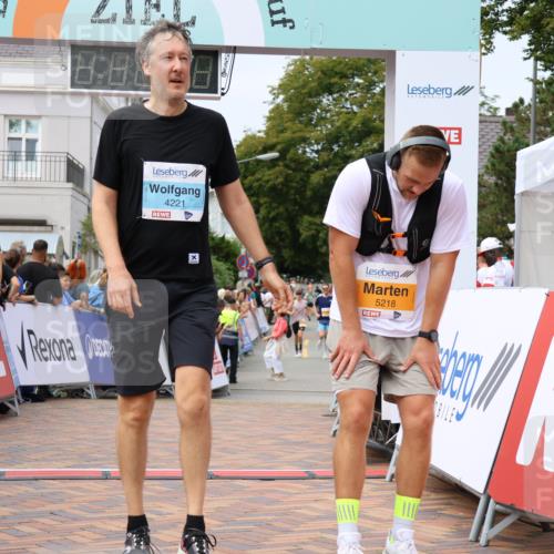 31.08.2025 - 21. Blankeneser Heldenlauf Strokosch-Dieckow http://msf.ph/oto/8697202 31.08.2025 12:18:47 Ziel 5218, 5041, 5195, 5411, 4065, 4221 meine-sportfotos.de