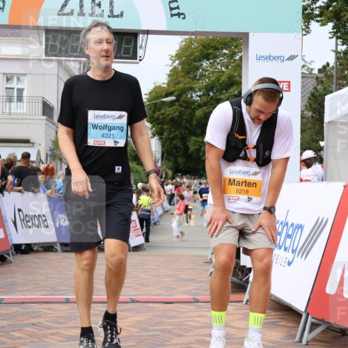 31.08.2025 - 21. Blankeneser Heldenlauf Strokosch-Dieckow http://msf.ph/oto/8697204 31.08.2025 12:18:47 Ziel 5218, 5041, 5195, 5411, 4065, 4221 meine-sportfotos.de