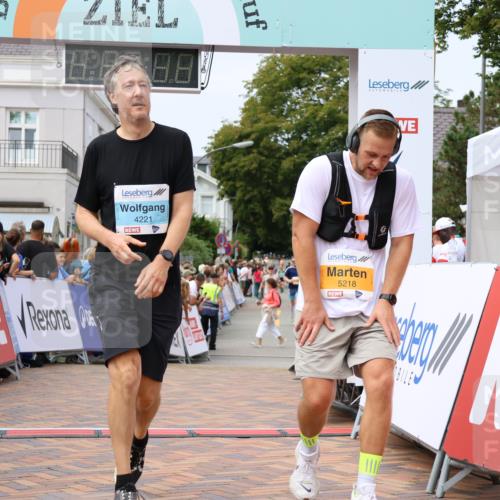 31.08.2025 - 21. Blankeneser Heldenlauf Strokosch-Dieckow http://msf.ph/oto/8697208 31.08.2025 12:18:47 Ziel 5218, 5041, 5195, 5411, 4065, 4221 meine-sportfotos.de