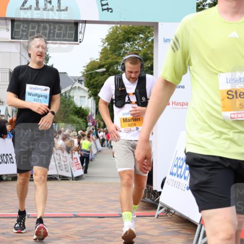 31.08.2025 - 21. Blankeneser Heldenlauf Strokosch-Dieckow http://msf.ph/oto/8697227 31.08.2025 12:18:46 Ziel 5218, 5041, 5195, 5411, 4065, 4221 meine-sportfotos.de