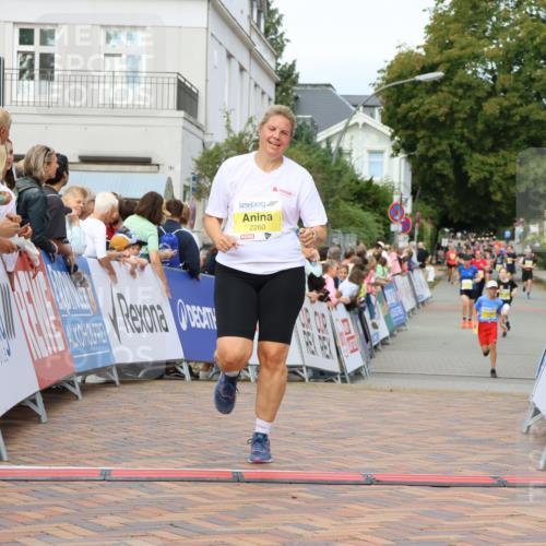 31.08.2025 - 21. Blankeneser Heldenlauf Strokosch-Dieckow http://msf.ph/oto/8697244 31.08.2025 10:29:59 Ziel 2260, 2603, 2602 meine-sportfotos.de