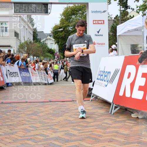 31.08.2025 - 21. Blankeneser Heldenlauf Strokosch-Dieckow http://msf.ph/oto/8697304 31.08.2025 12:18:23 Ziel 5670, 5554, 5827, 5402 meine-sportfotos.de