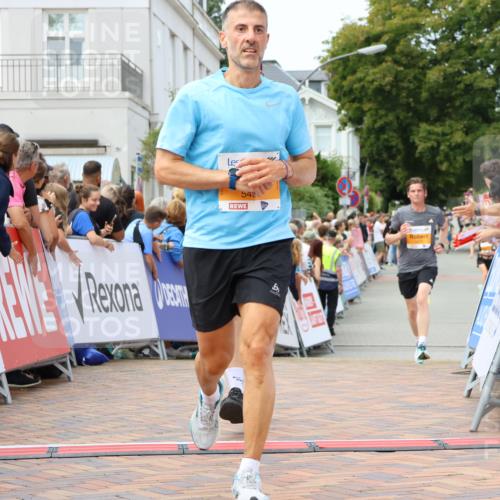 31.08.2025 - 21. Blankeneser Heldenlauf Strokosch-Dieckow http://msf.ph/oto/8697318 31.08.2025 12:18:18 Ziel 5670, 5827, 5402, 4137 meine-sportfotos.de