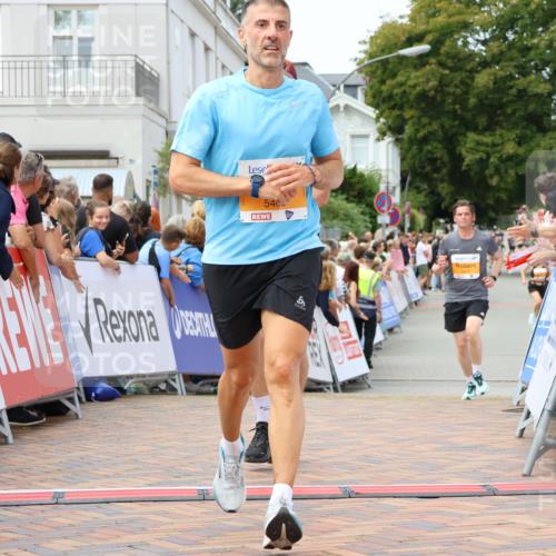 31.08.2025 - 21. Blankeneser Heldenlauf Strokosch-Dieckow http://msf.ph/oto/8697320 31.08.2025 12:18:18 Ziel 5670, 5827, 5402, 4137 meine-sportfotos.de