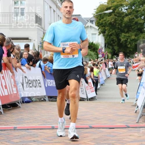 31.08.2025 - 21. Blankeneser Heldenlauf Strokosch-Dieckow http://msf.ph/oto/8697323 31.08.2025 12:18:18 Ziel 5670, 5827, 5402, 4137 meine-sportfotos.de