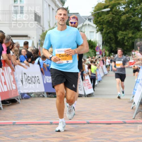 31.08.2025 - 21. Blankeneser Heldenlauf Strokosch-Dieckow http://msf.ph/oto/8697327 31.08.2025 12:18:17 Ziel 5670, 5827, 5402, 4137 meine-sportfotos.de