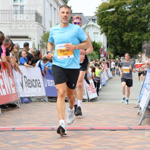 31.08.2025 - 21. Blankeneser Heldenlauf Strokosch-Dieckow http://msf.ph/oto/8697331 31.08.2025 12:18:17 Ziel 5670, 5827, 5402, 4137 meine-sportfotos.de