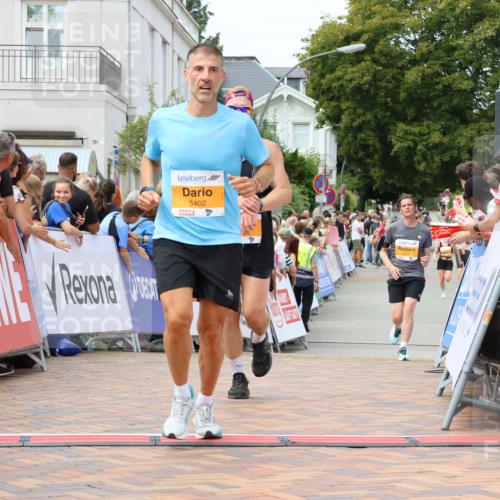31.08.2025 - 21. Blankeneser Heldenlauf Strokosch-Dieckow http://msf.ph/oto/8697335 31.08.2025 12:18:17 Ziel 5670, 5827, 5402, 4137 meine-sportfotos.de