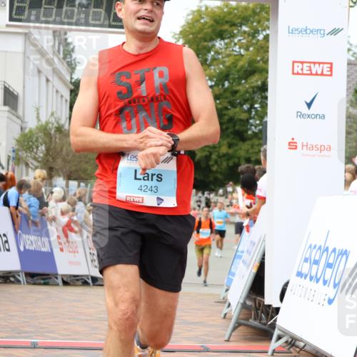 31.08.2025 - 21. Blankeneser Heldenlauf Strokosch-Dieckow http://msf.ph/oto/8697353 31.08.2025 12:18:07 Ziel 5796, 4177, 4113, 4243 meine-sportfotos.de