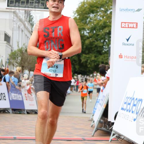 31.08.2025 - 21. Blankeneser Heldenlauf Strokosch-Dieckow http://msf.ph/oto/8697356 31.08.2025 12:18:07 Ziel 5796, 4177, 4113, 4243 meine-sportfotos.de