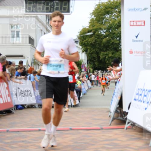 31.08.2025 - 21. Blankeneser Heldenlauf Strokosch-Dieckow http://msf.ph/oto/8697376 31.08.2025 12:18:04 Ziel 5796, 5082, 4177, 4113, 4243 meine-sportfotos.de