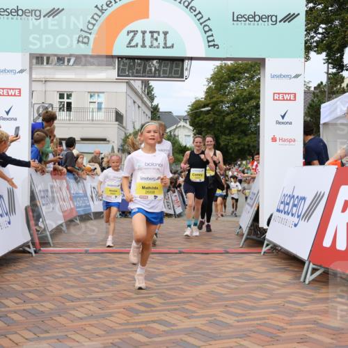 31.08.2025 - 21. Blankeneser Heldenlauf Strokosch-Dieckow http://msf.ph/oto/8697508 31.08.2025 10:34:39 Ziel 2110, 2021, 2424, 2668, 2669, 2667, 2298, 2349, 2350, 2090, 2083 meine-sportfotos.de