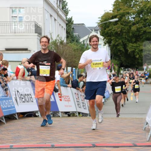 31.08.2025 - 21. Blankeneser Heldenlauf Strokosch-Dieckow http://msf.ph/oto/8697824 31.08.2025 10:32:17 Ziel 2418, 2131, 2182, 2627 meine-sportfotos.de