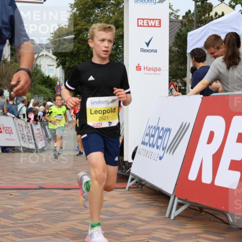 31.08.2025 - 21. Blankeneser Heldenlauf Strokosch-Dieckow http://msf.ph/oto/8697876 31.08.2025 10:27:07 Ziel 1101, 2150, 2205, 2521, 2517 meine-sportfotos.de