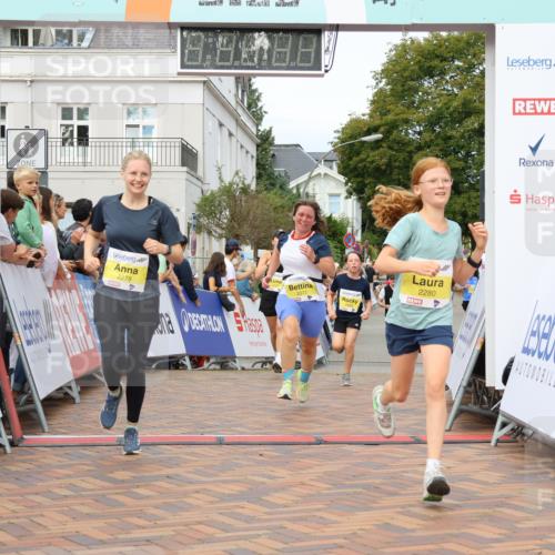 31.08.2025 - 21. Blankeneser Heldenlauf Strokosch-Dieckow http://msf.ph/oto/8697942 31.08.2025 10:31:49 Ziel 2077, 2407, 2280, 2462, 2340, 2278 meine-sportfotos.de